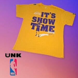 UNK NBA T-Shirt Mens Lakers Kobe Bryant Showtime Graphic Yellow Purple 3XL FLAWS